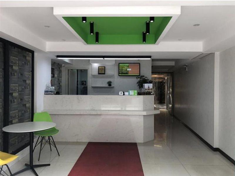 Hi Nanjing Dong Road Center Hotel 2*